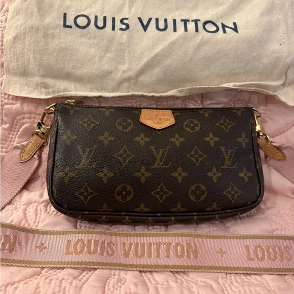 Louis Vuitton Pochette Cross Body - Picture 8 of 13